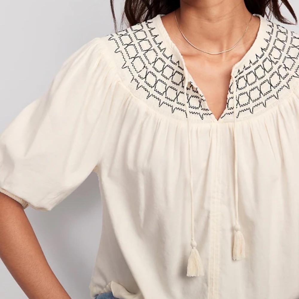 Old Navy Cream Blouse with Black Embroidery XXL